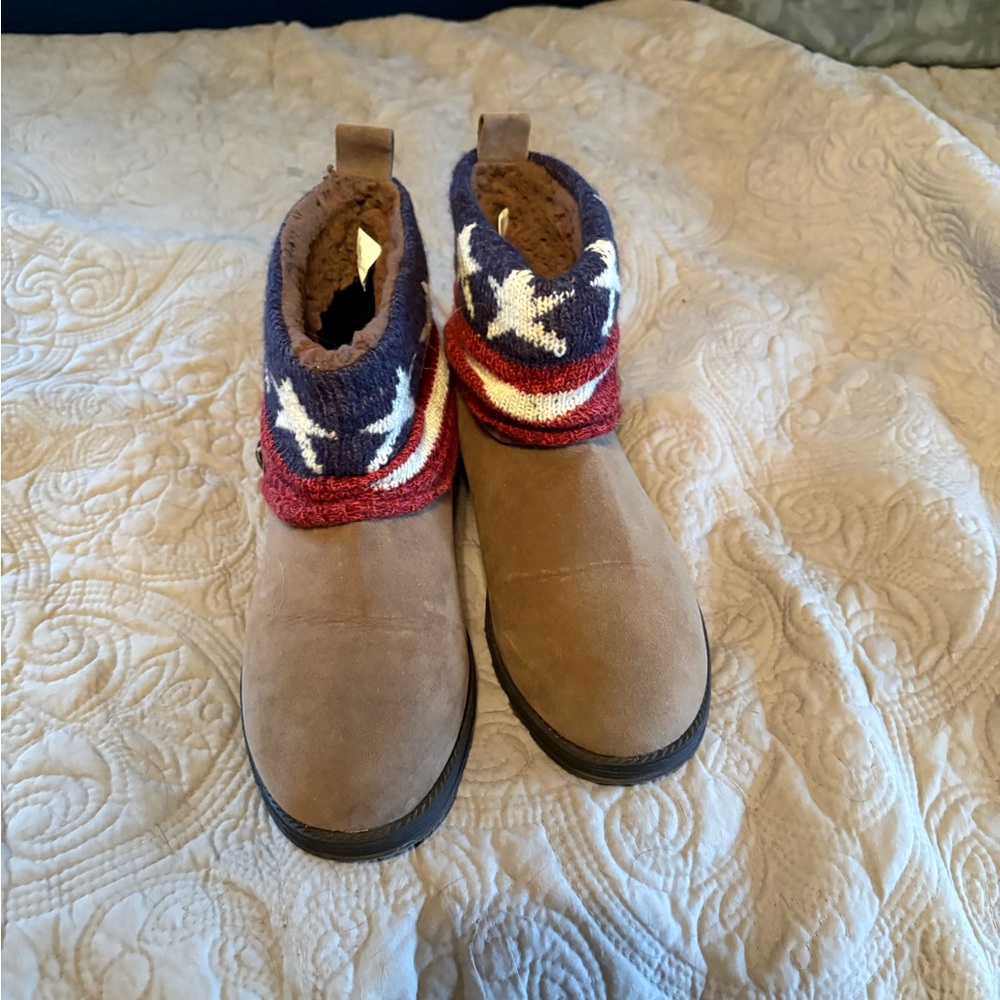 Muk Luk size 10 Americana boots